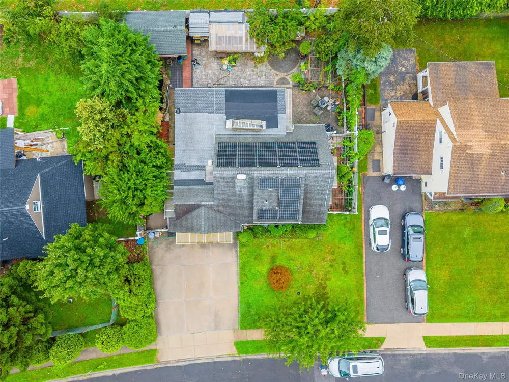 210 Spindle Road Hicksville, NY 11801