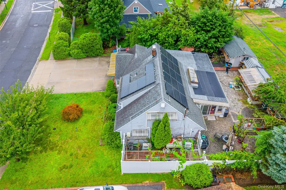 210 Spindle Road Hicksville, NY 11801
