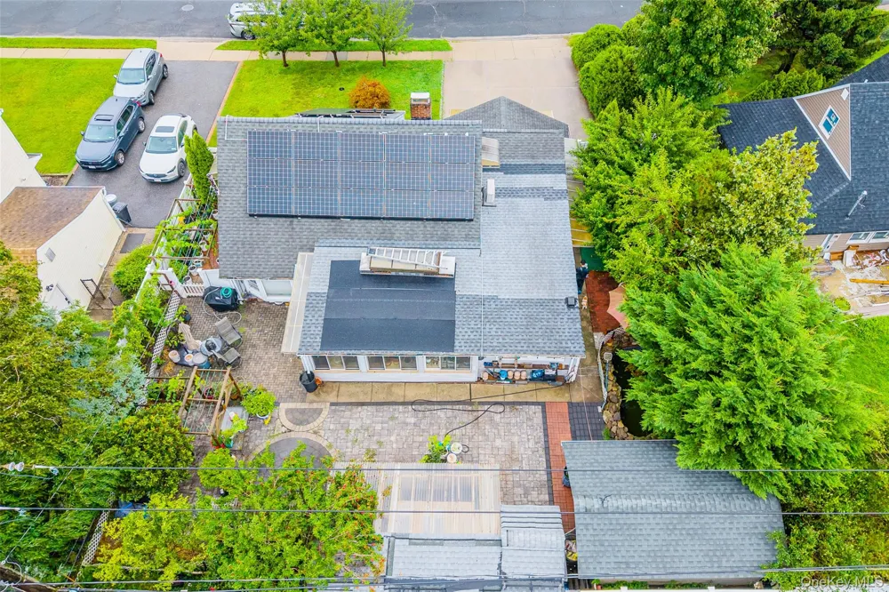 210 Spindle Road Hicksville, NY 11801