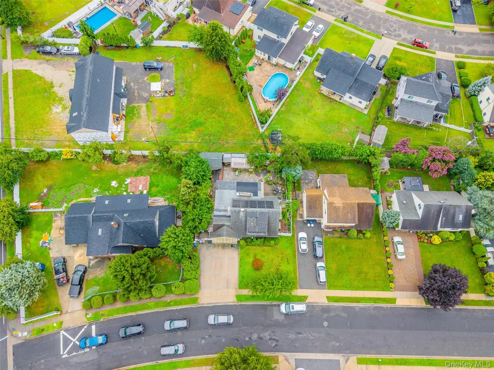 210 Spindle Road Hicksville, NY 11801
