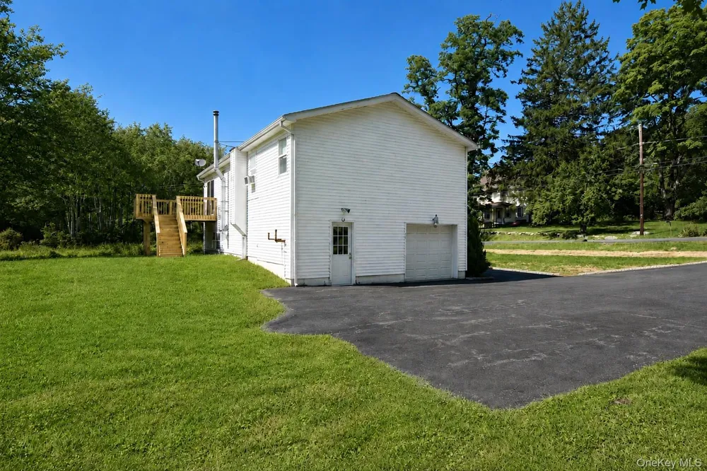 89 Quannacut Road Pine Bush, NY 12566