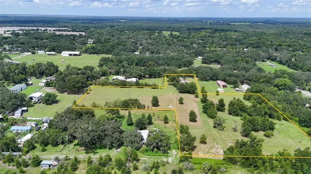 2452 WELCOME ROAD Lithia, FL 33547