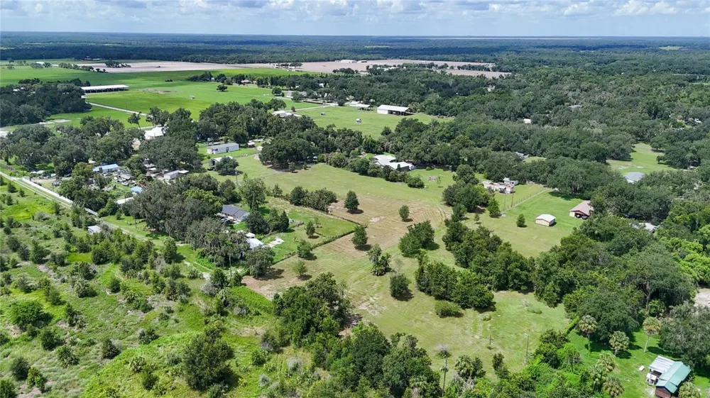 2452 WELCOME ROAD Lithia, FL 33547