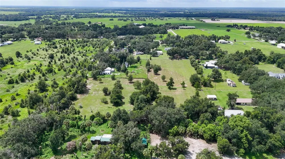 2452 WELCOME ROAD Lithia, FL 33547