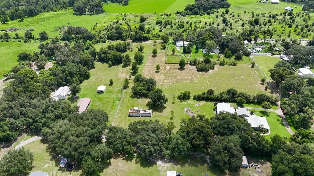 2452 WELCOME ROAD Lithia, FL 33547