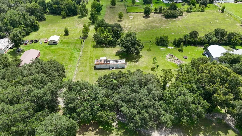 2452 WELCOME ROAD Lithia, FL 33547