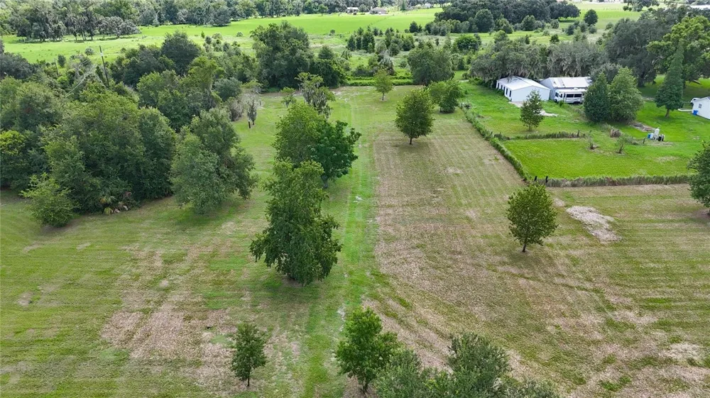 2452 WELCOME ROAD Lithia, FL 33547