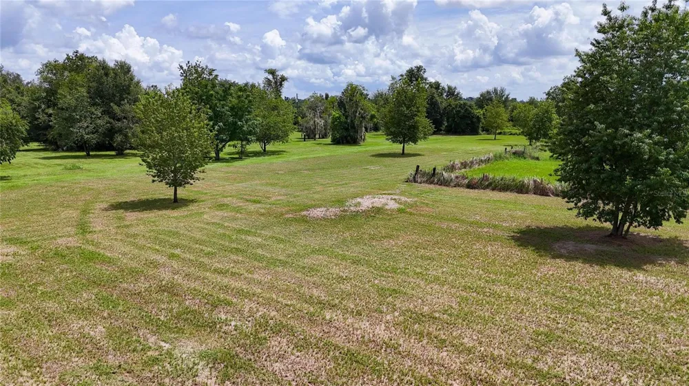 2452 WELCOME ROAD Lithia, FL 33547