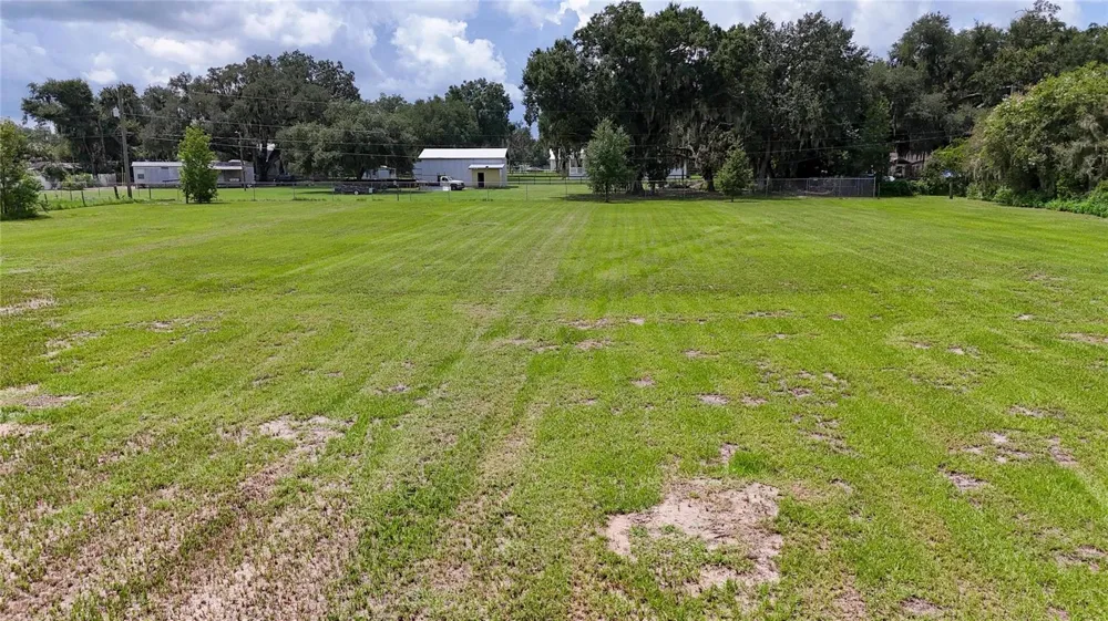 2452 WELCOME ROAD Lithia, FL 33547