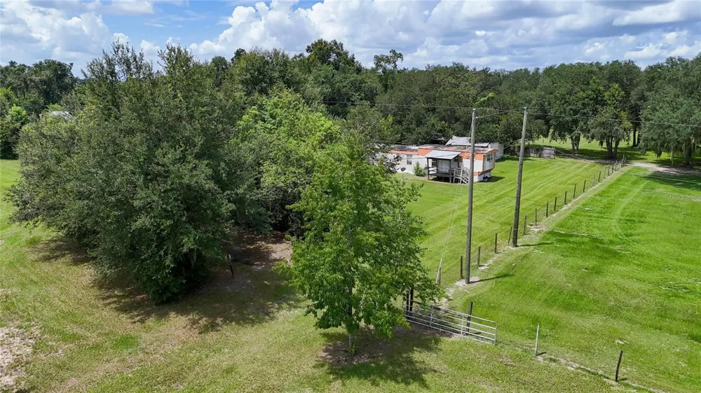 2452 WELCOME ROAD Lithia, FL 33547