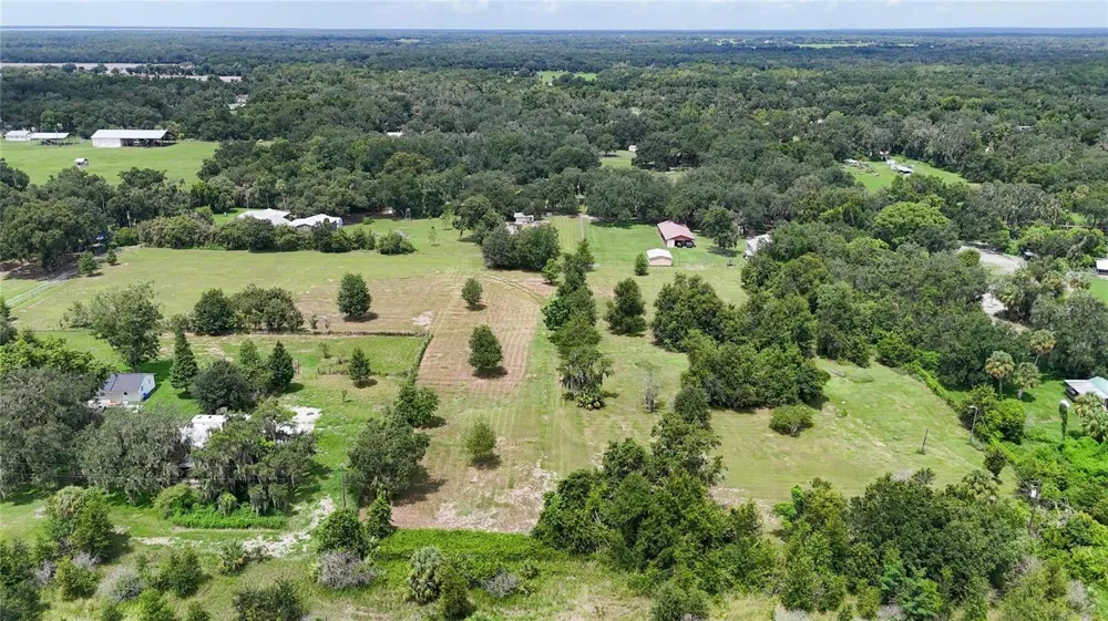 2452 WELCOME ROAD Lithia, FL 33547