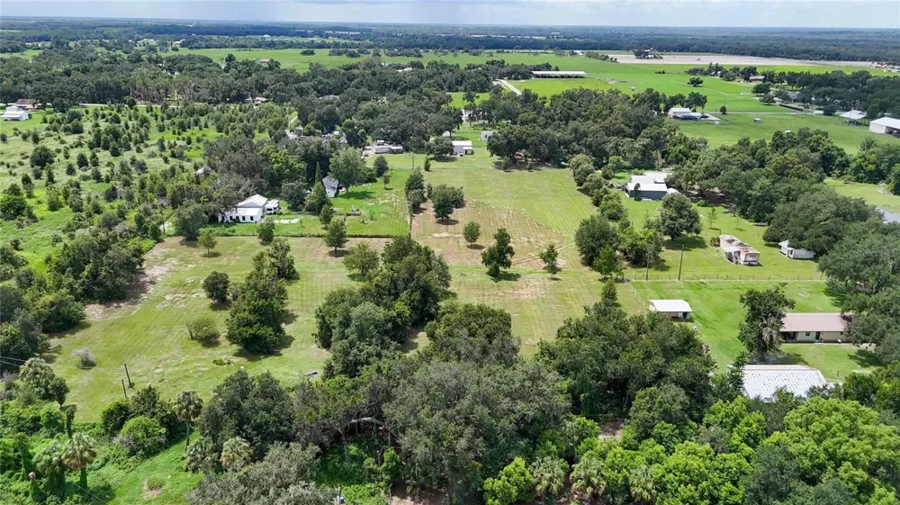 2452 WELCOME ROAD Lithia, FL 33547