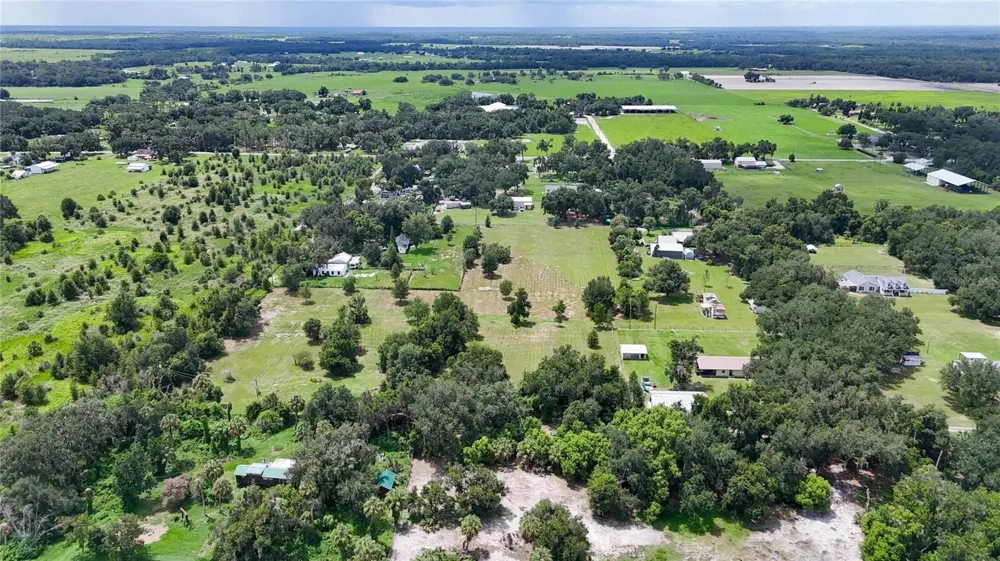 2452 WELCOME ROAD Lithia, FL 33547