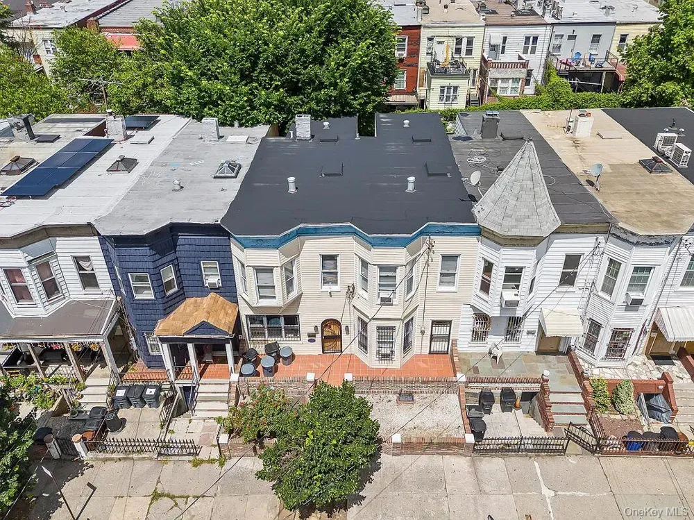 2459 Hoffman Street Bronx, NY 10458