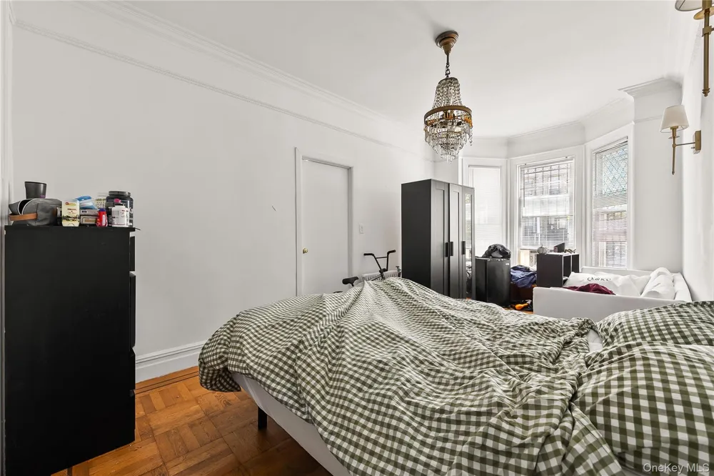 2459 Hoffman Street Bronx, NY 10458