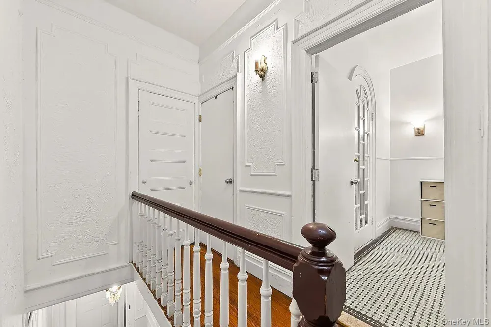 2459 Hoffman Street Bronx, NY 10458