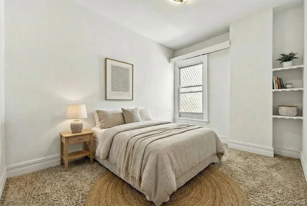 2459 Hoffman Street Bronx, NY 10458