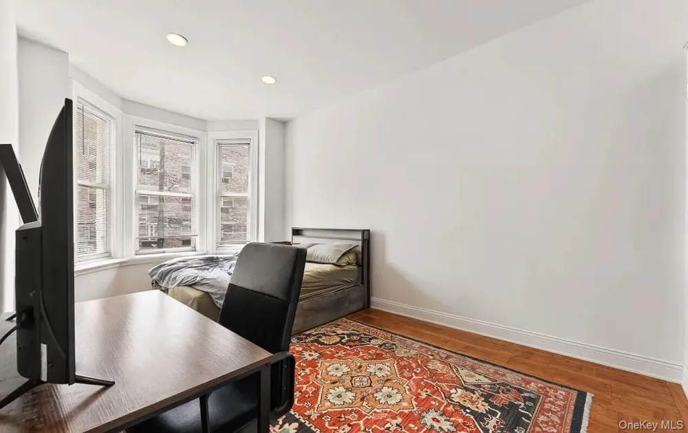 2459 Hoffman Street Bronx, NY 10458
