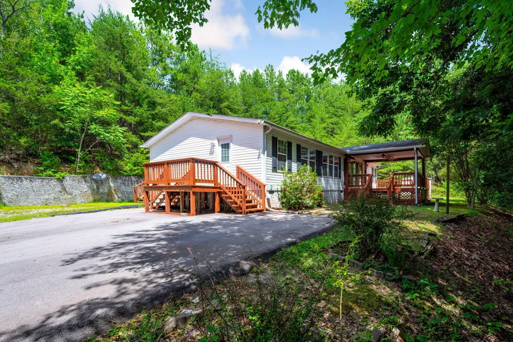 288 Five Points Road Dayton, TN 37321