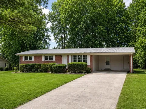 1107 Greenwood Trail NW