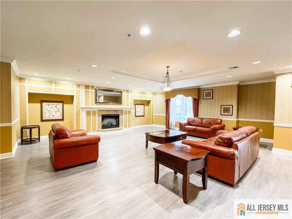 105 Regency Place Woodbridge Proper, NJ 07095