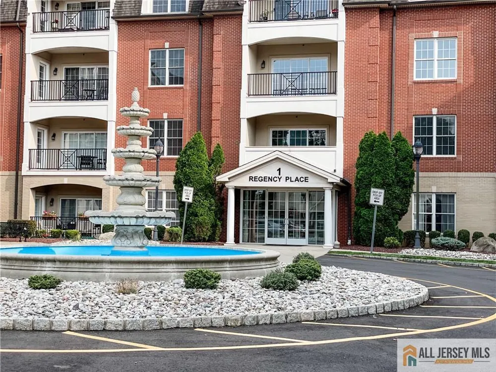 105 Regency Place Woodbridge Proper, NJ 07095