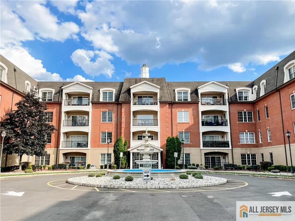 105 Regency Place Woodbridge Proper, NJ 07095
