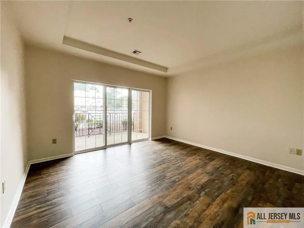 105 Regency Place Woodbridge Proper, NJ 07095