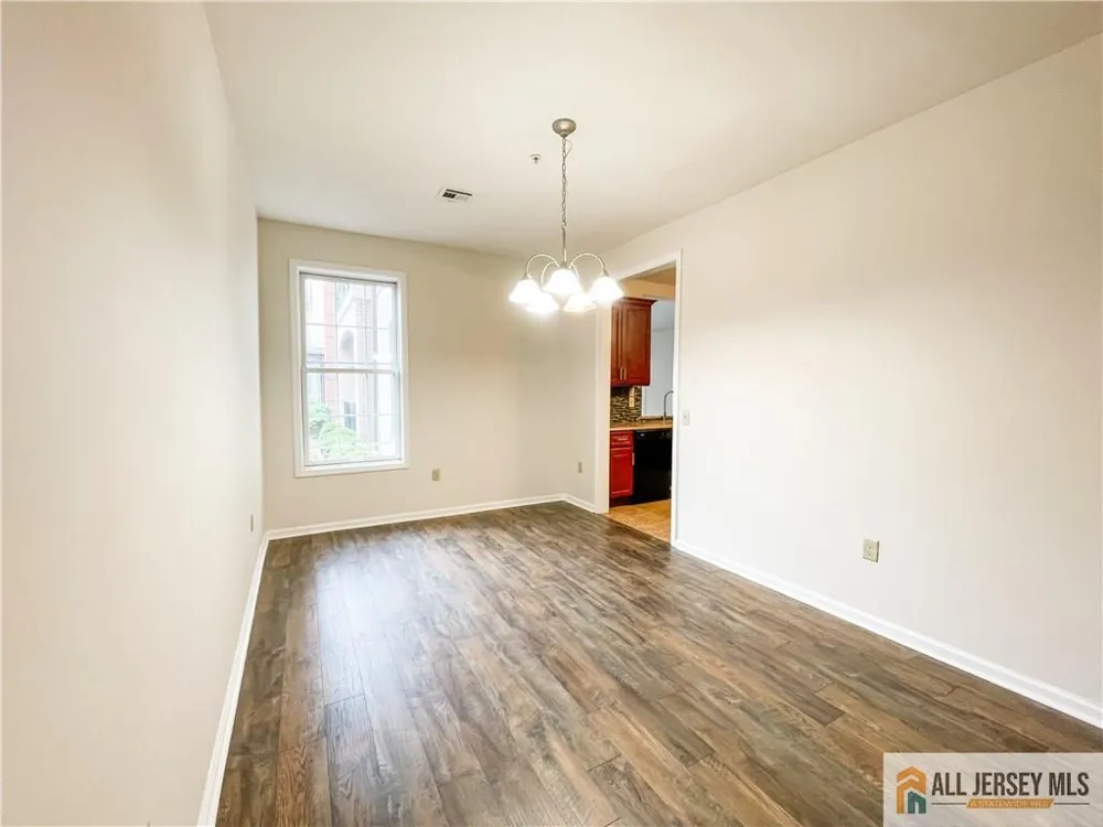 105 Regency Place Woodbridge Proper, NJ 07095