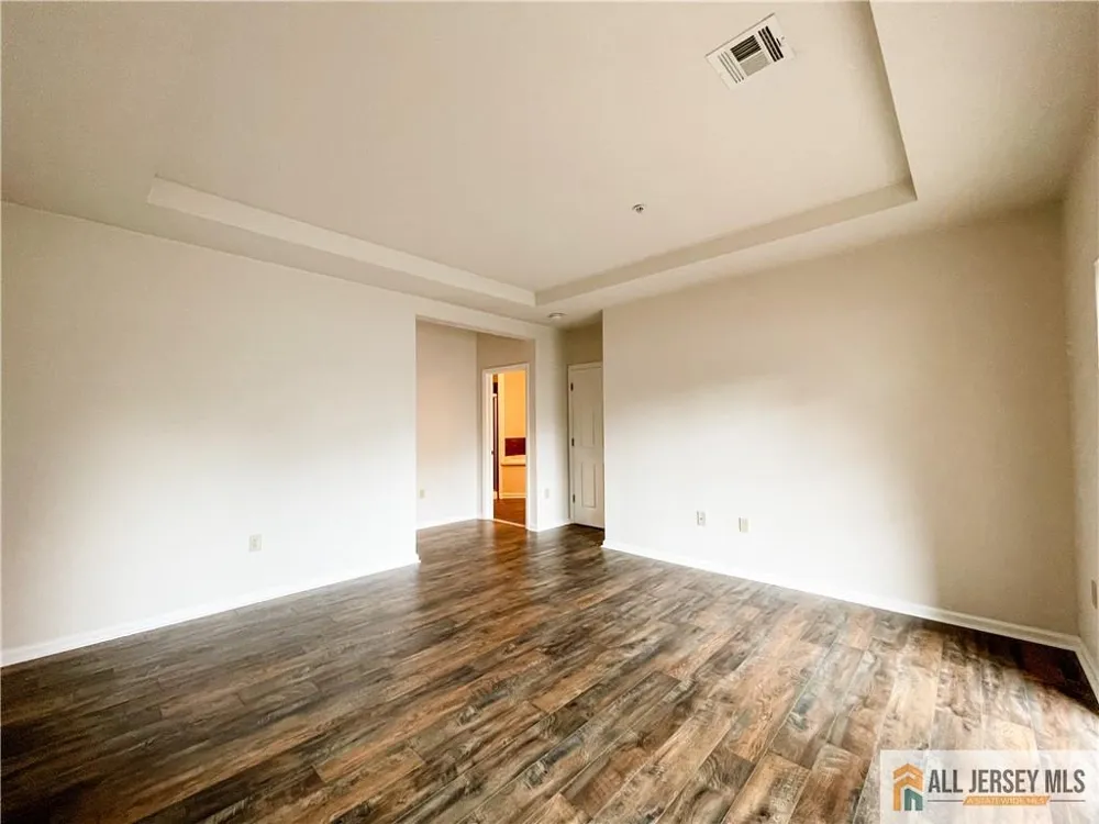 105 Regency Place Woodbridge Proper, NJ 07095