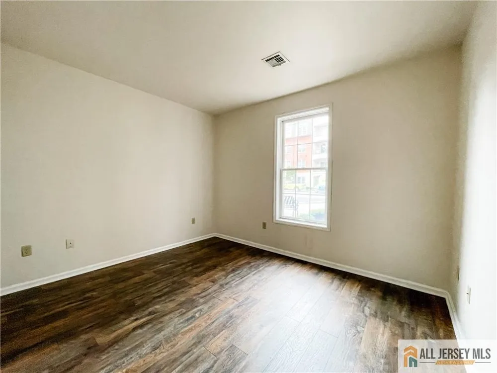 105 Regency Place Woodbridge Proper, NJ 07095