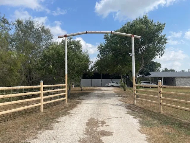 372 E Fm 771 Riviera, TX 78379