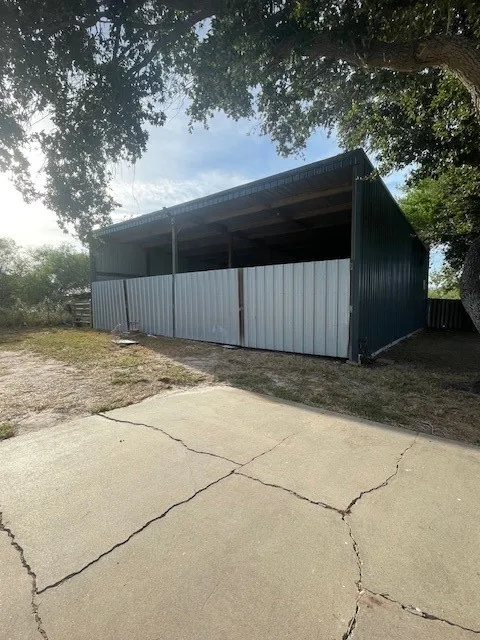 372 E Fm 771 Riviera, TX 78379
