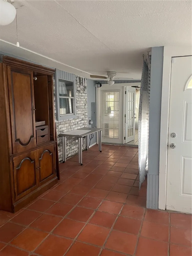 372 E Fm 771 Riviera, TX 78379