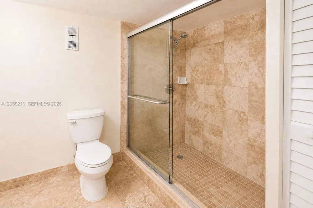 250 Jacaranda Dr #805 Plantation, FL 33324