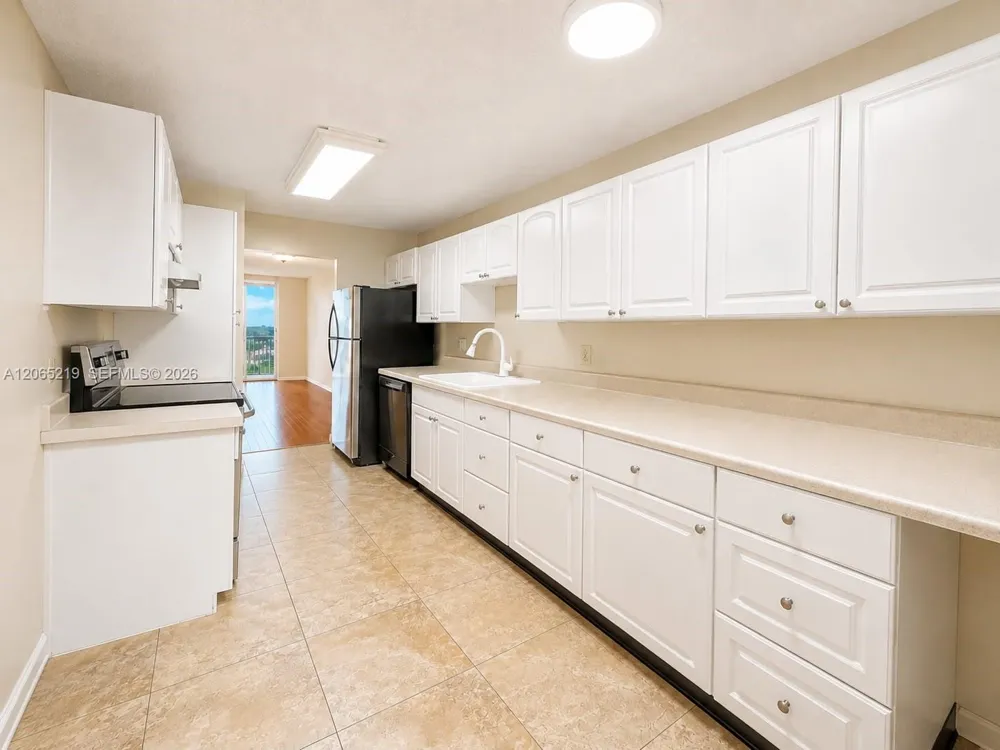 250 Jacaranda Dr #805 Plantation, FL 33324
