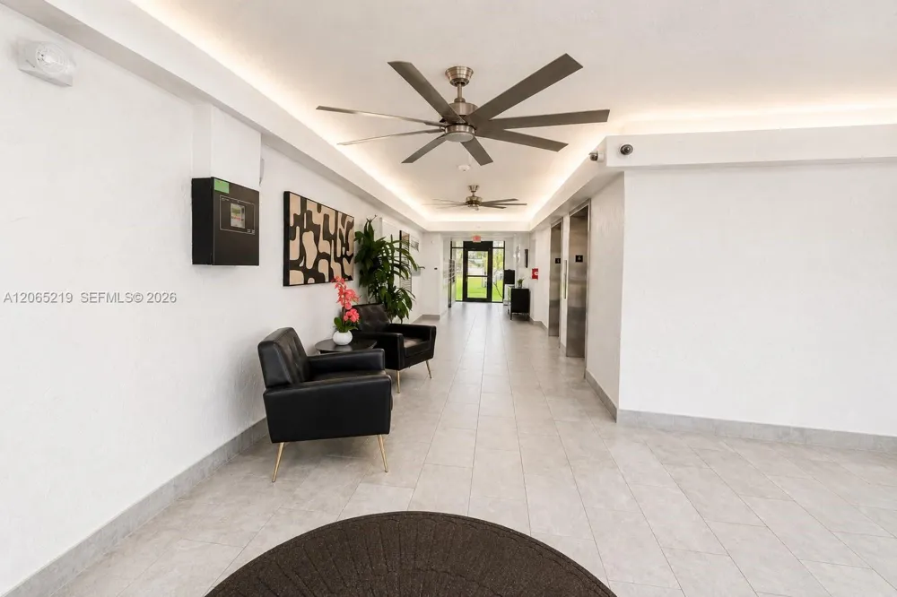 250 Jacaranda Dr #805 Plantation, FL 33324