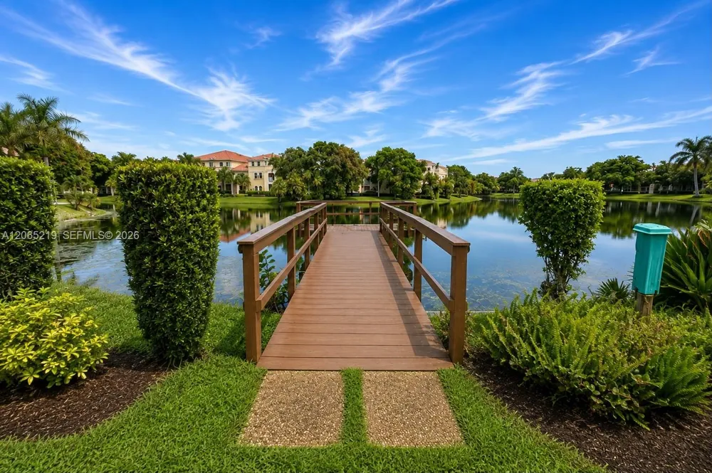 250 Jacaranda Dr #805 Plantation, FL 33324