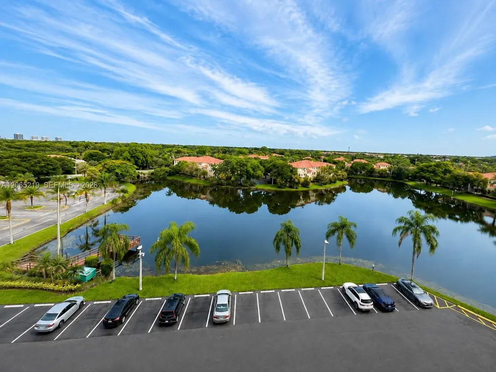 250 Jacaranda Dr #805 Plantation, FL 33324