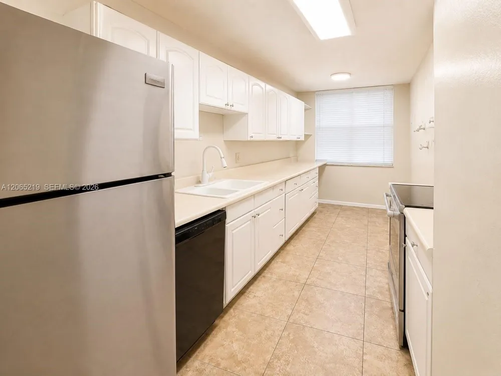 250 Jacaranda Dr #805 Plantation, FL 33324
