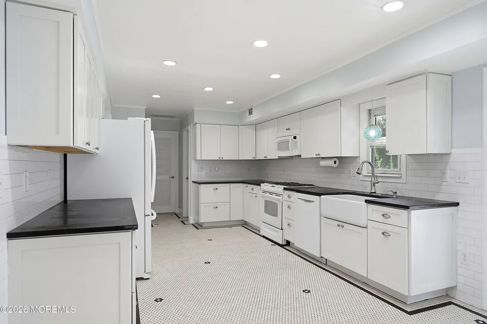 126 Linnea Lane Brick, NJ 08724