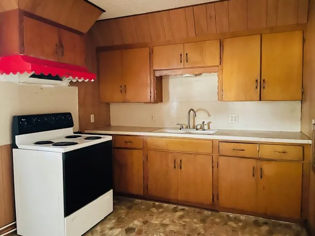 102 Collins Street Colbert, OK 74733