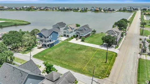 Hall Street, Lot 5