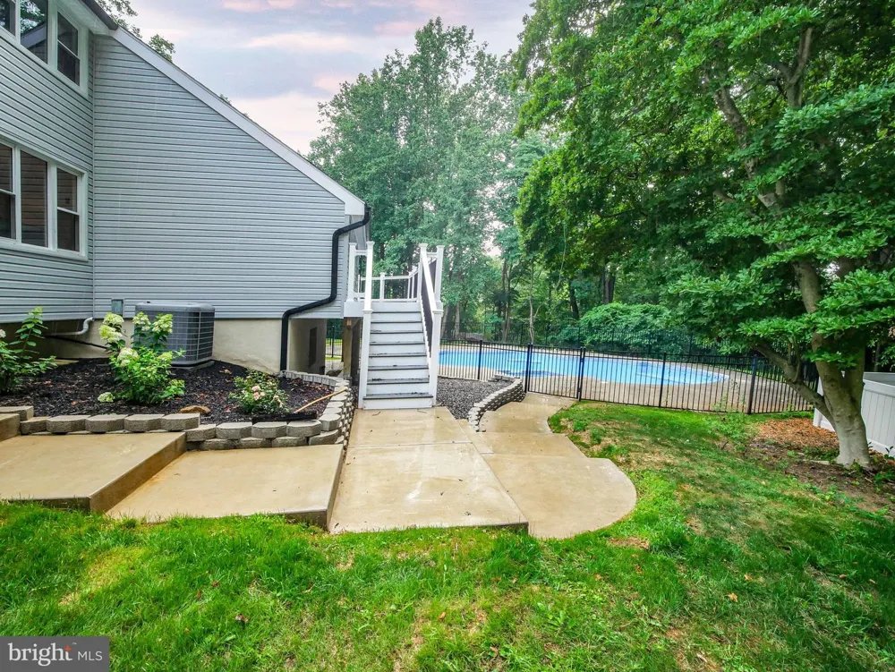 1375 POND VIEW LANE Newtown Square, PA 19073
