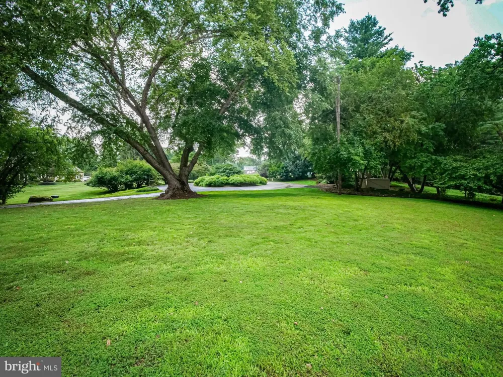 1375 POND VIEW LANE Newtown Square, PA 19073