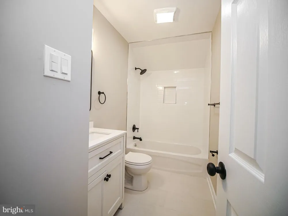 1375 POND VIEW LANE Newtown Square, PA 19073