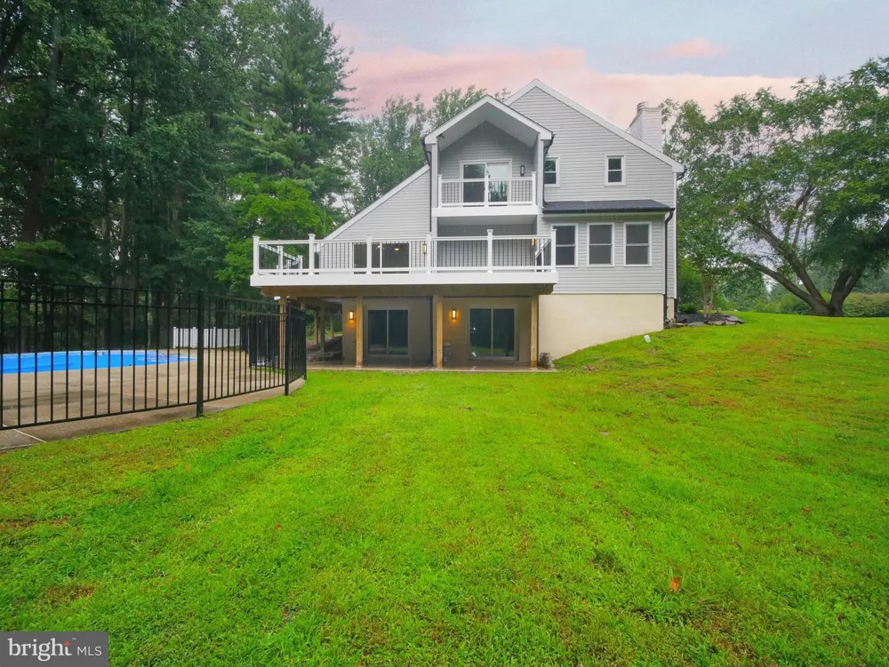 1375 POND VIEW LANE Newtown Square, PA 19073