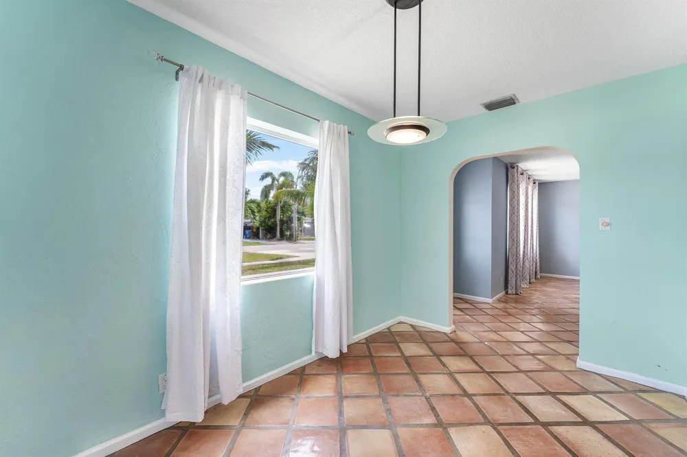 122 Euclid Boulevard Lantana, FL 33462