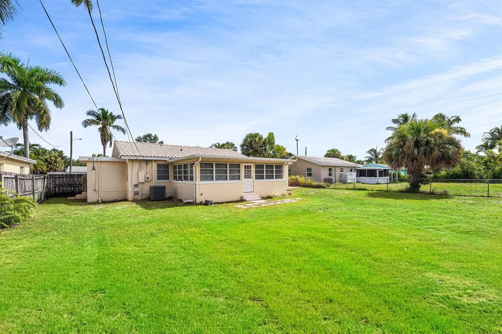 122 Euclid Boulevard Lantana, FL 33462