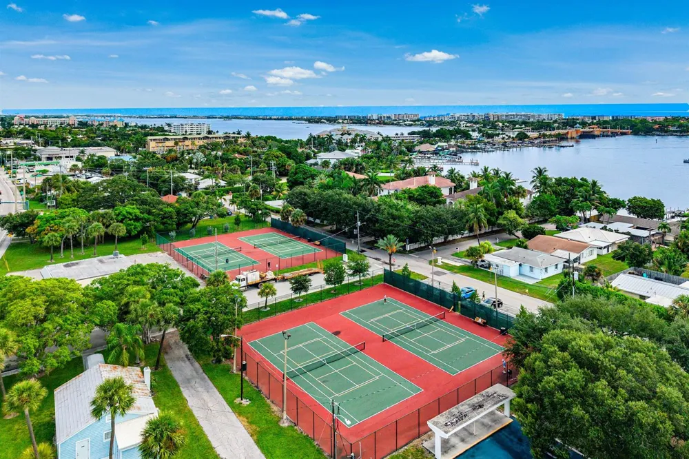 122 Euclid Boulevard Lantana, FL 33462